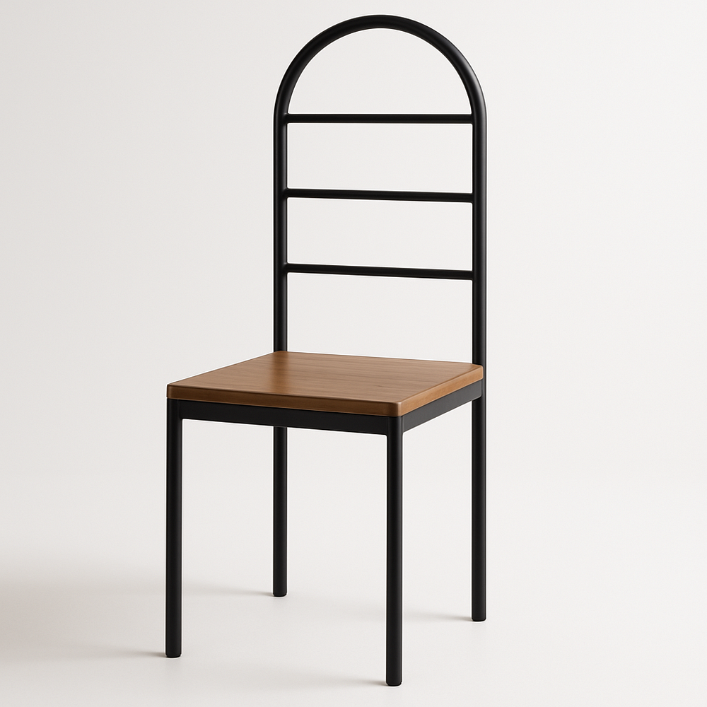 Chaise métallique avec dossier arqué et assise en bois